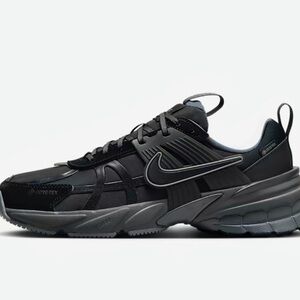 Brand New! Nike V2K GTX sneakers